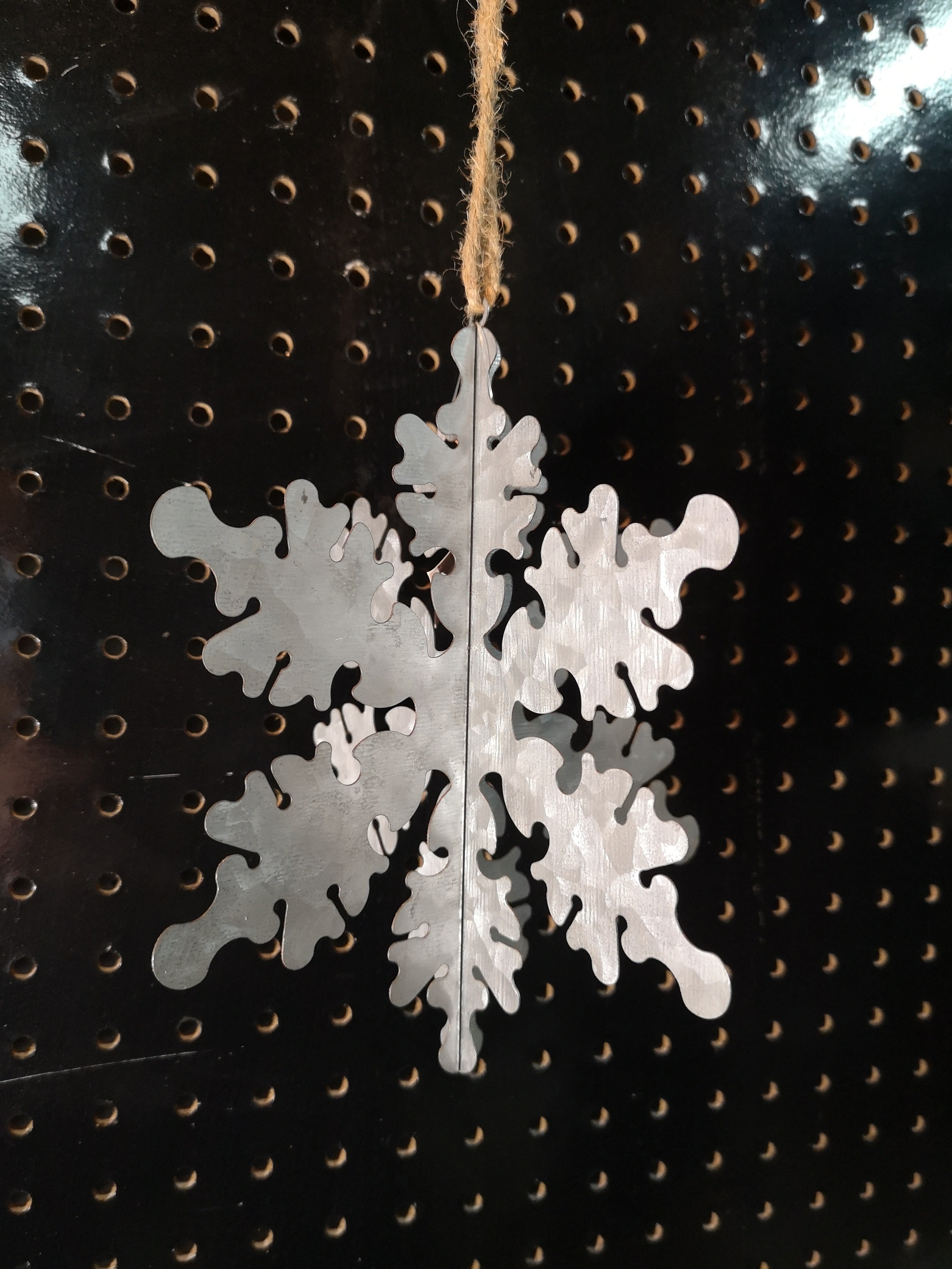 7" Tin Snowflakes