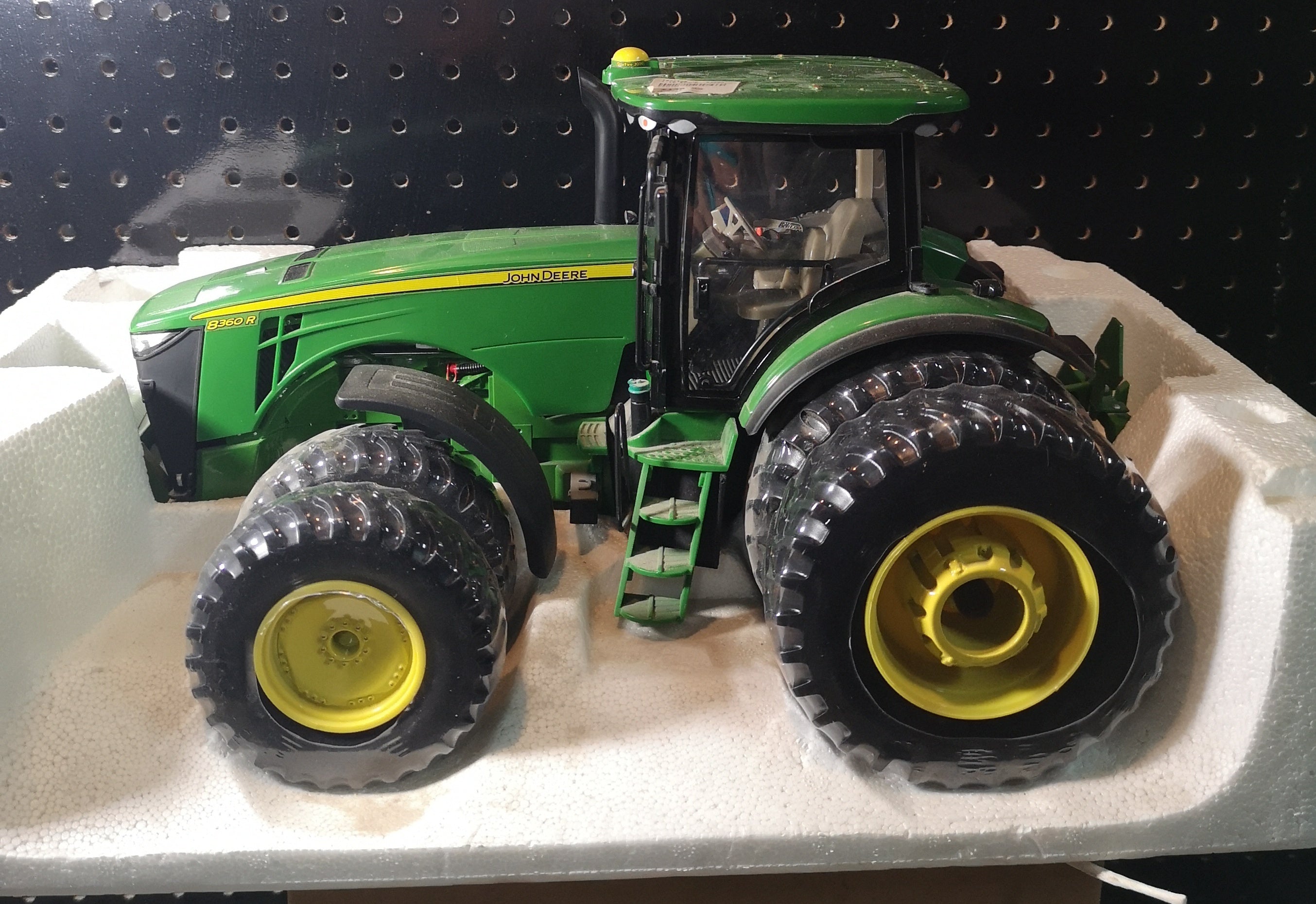 John Deere 8360R Tractor Prestige 1/16